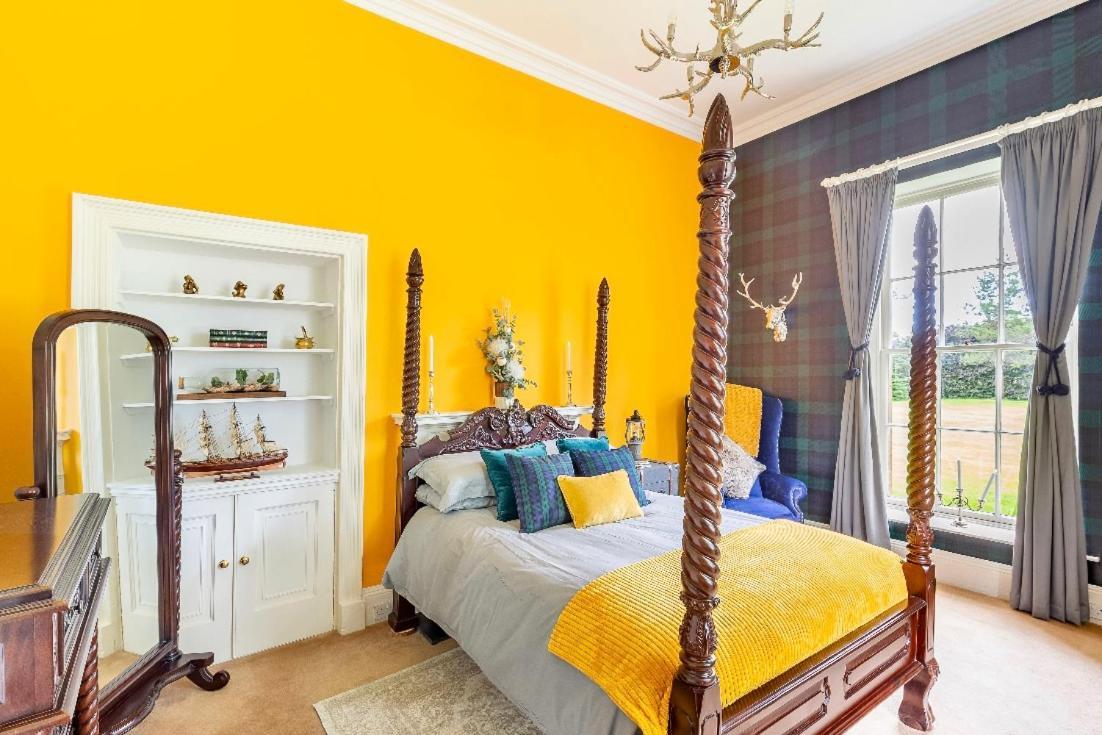 Private Room & Bathroom In Manor House Maybole Экстерьер фото